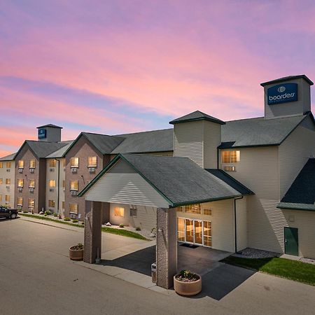 Boarders Inn & Suites By Cobblestone Hotels - Shawano Екстериор снимка