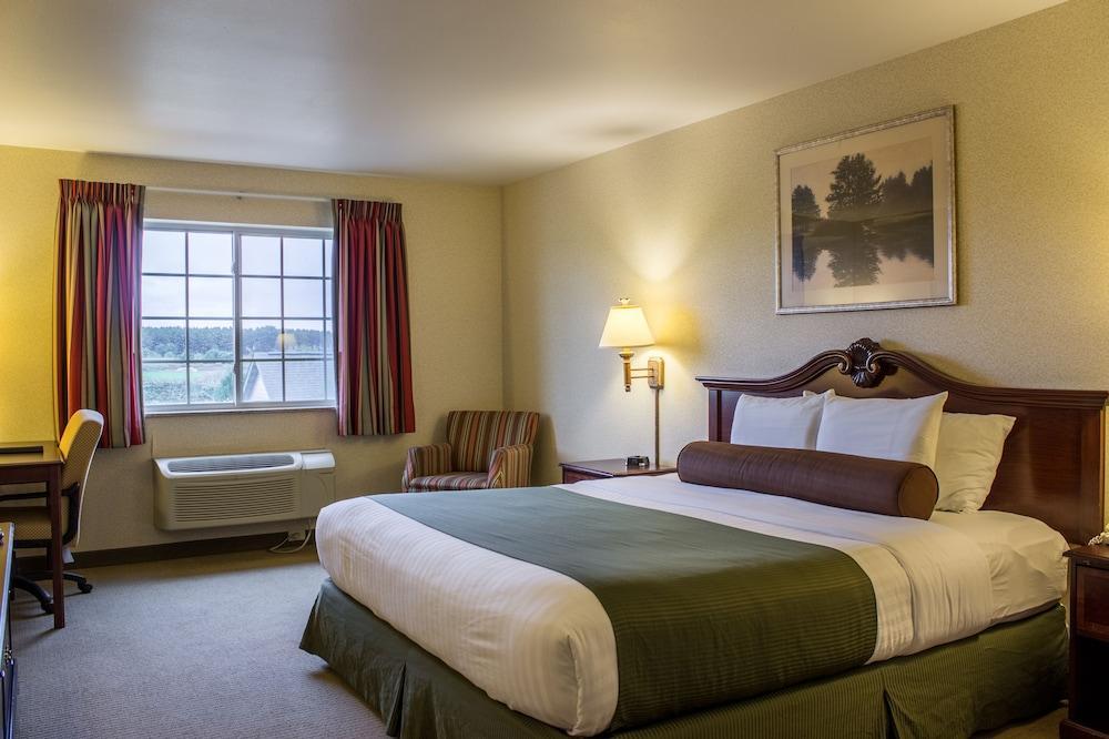 Boarders Inn & Suites By Cobblestone Hotels - Shawano Екстериор снимка