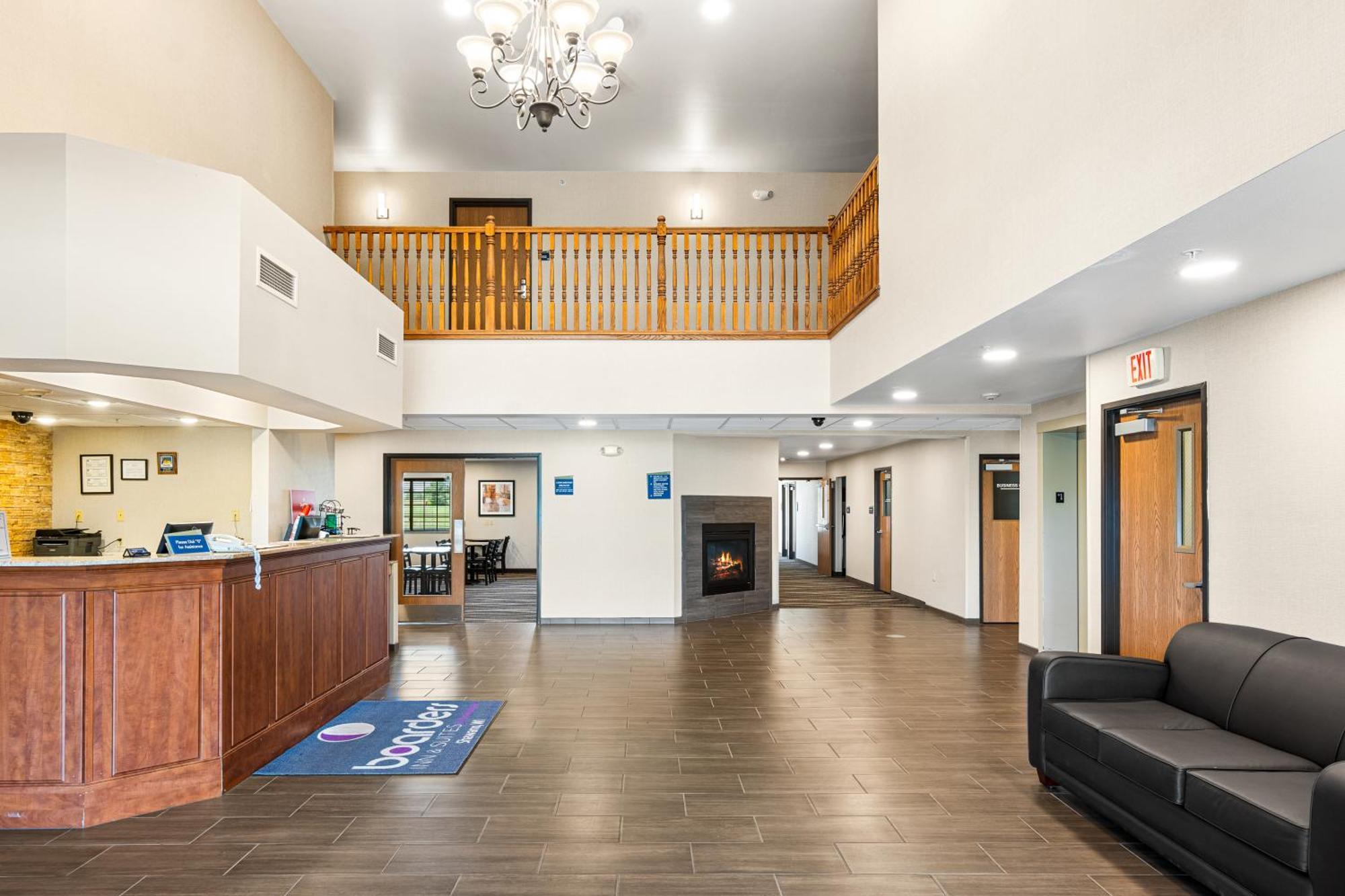 Boarders Inn & Suites By Cobblestone Hotels - Shawano Екстериор снимка