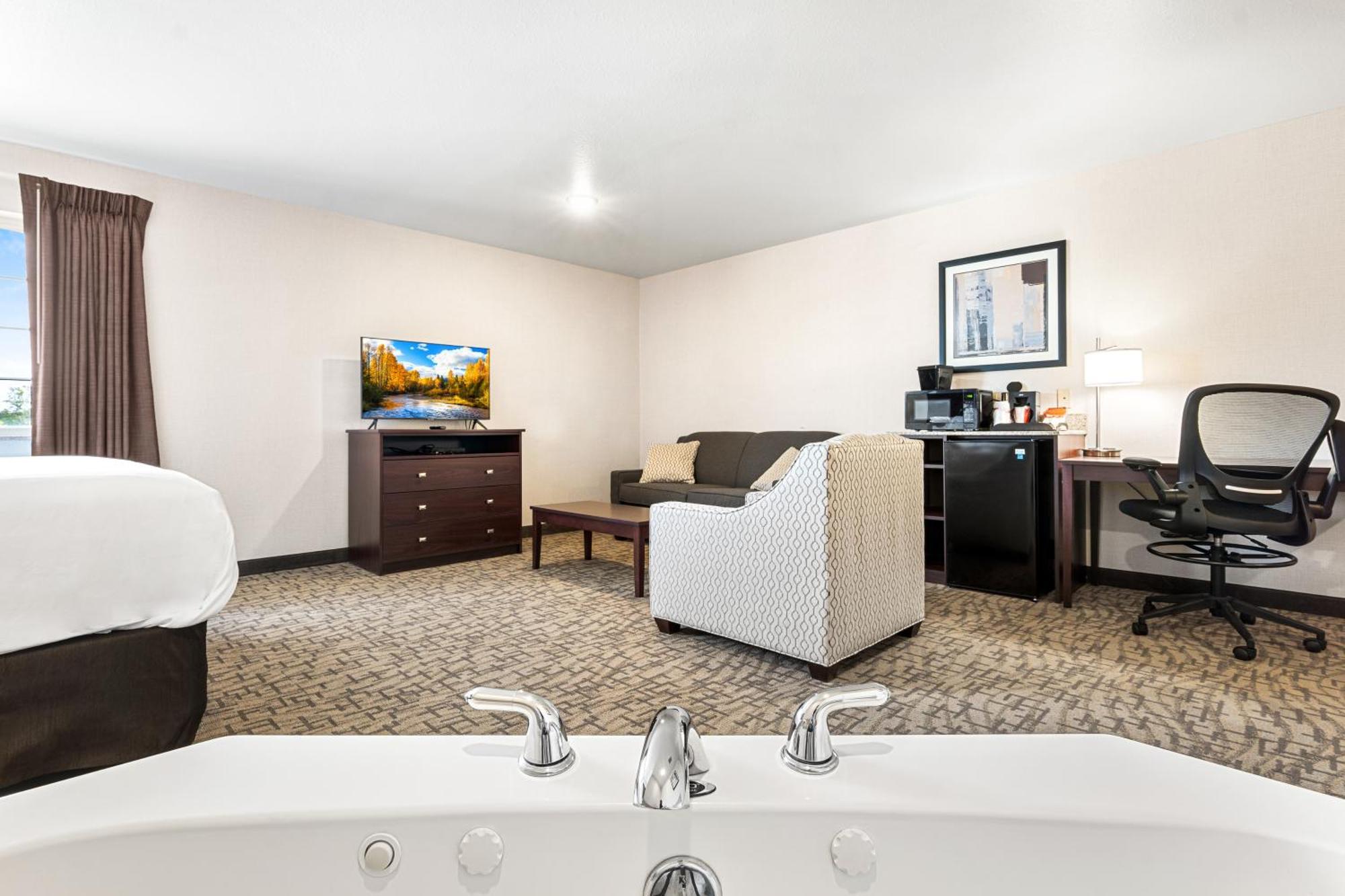 Boarders Inn & Suites By Cobblestone Hotels - Shawano Екстериор снимка